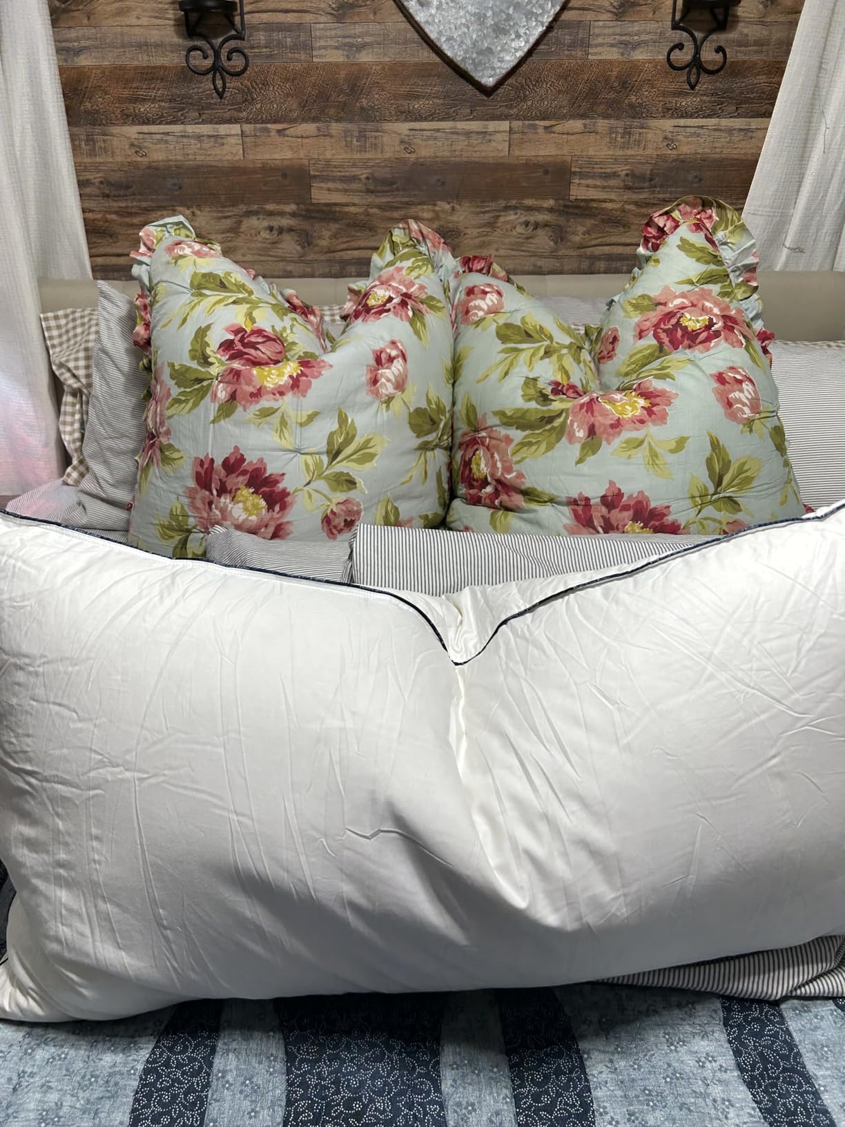 Pacific Coast Pillows Queen Size Set of 2, Goose Feather and Down Pillow for Sleeping, 3-Chamber Hotel Pillow for Side Sleepers and Back Sleepers customer photo 1