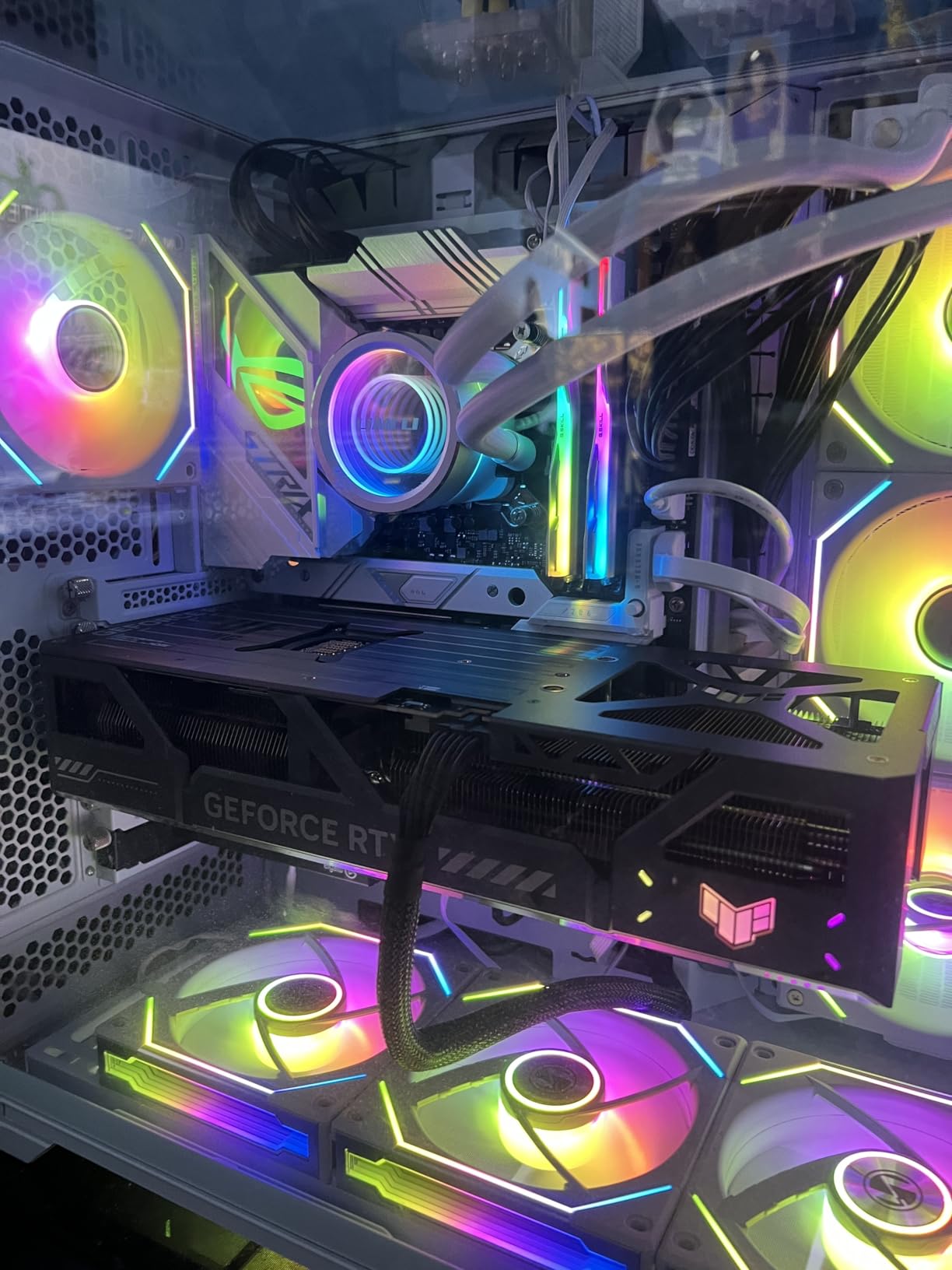 ASUS TUF Gaming GeForce RTX 5080 16GB GDDR7 OC Edition Graphics Card | PCIe 5.0, HDMI/DP 2.1, 3.6-slot, Military-grade Components customer photo 1
