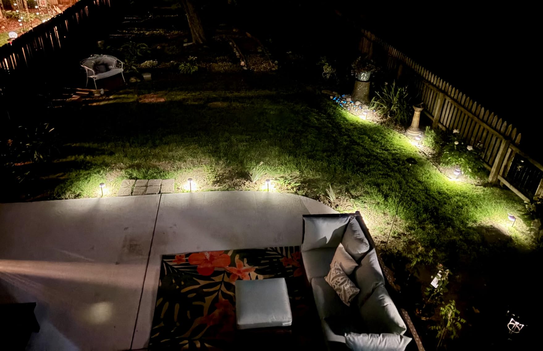 Ahaorigin 8 Pack Solar Pathway Lights Outdoor, 12 Brighter LEDs Solar Lights Outdoor Waterproof, Up to 12 Hrs Modern Path Light for Yard Garden Walkway Driveway Lawn, Warm White customer photo 2