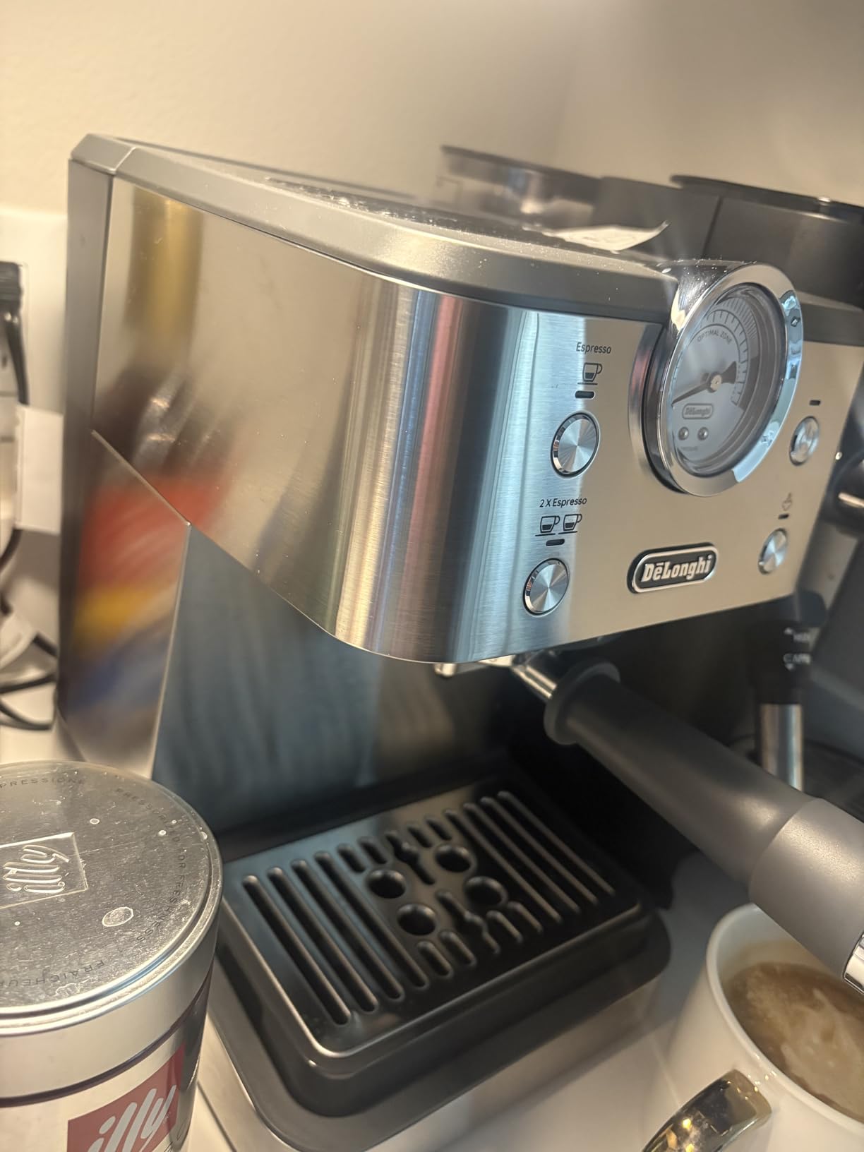 De'Longhi Classic Signature Espresso Machine, Adjustable Milk Frother customer photo 2