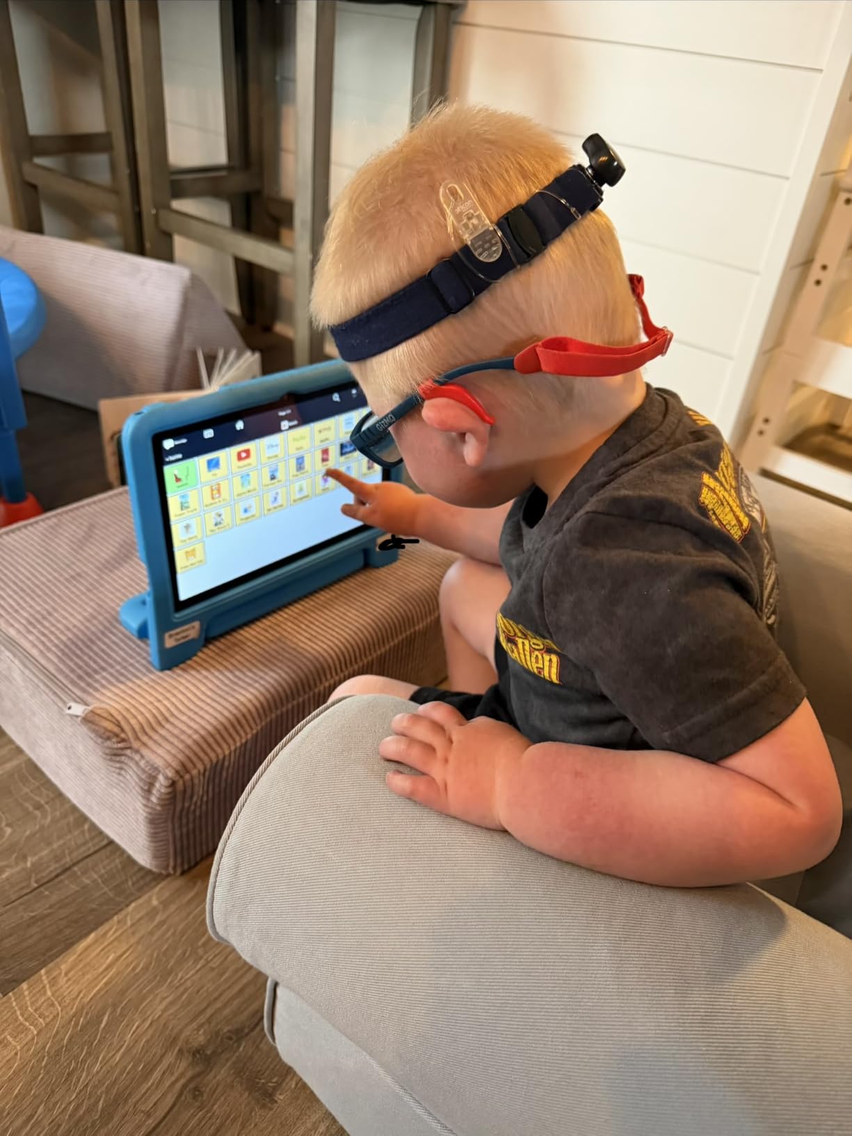 TalkingTiles AAC Device for Autism and Speech Therapy - Communication Tablet for Nonverbal, Speech Delay, and Non-Speaking Talker Tool - Alternative to PECS Cards and Speller Board customer photo 2