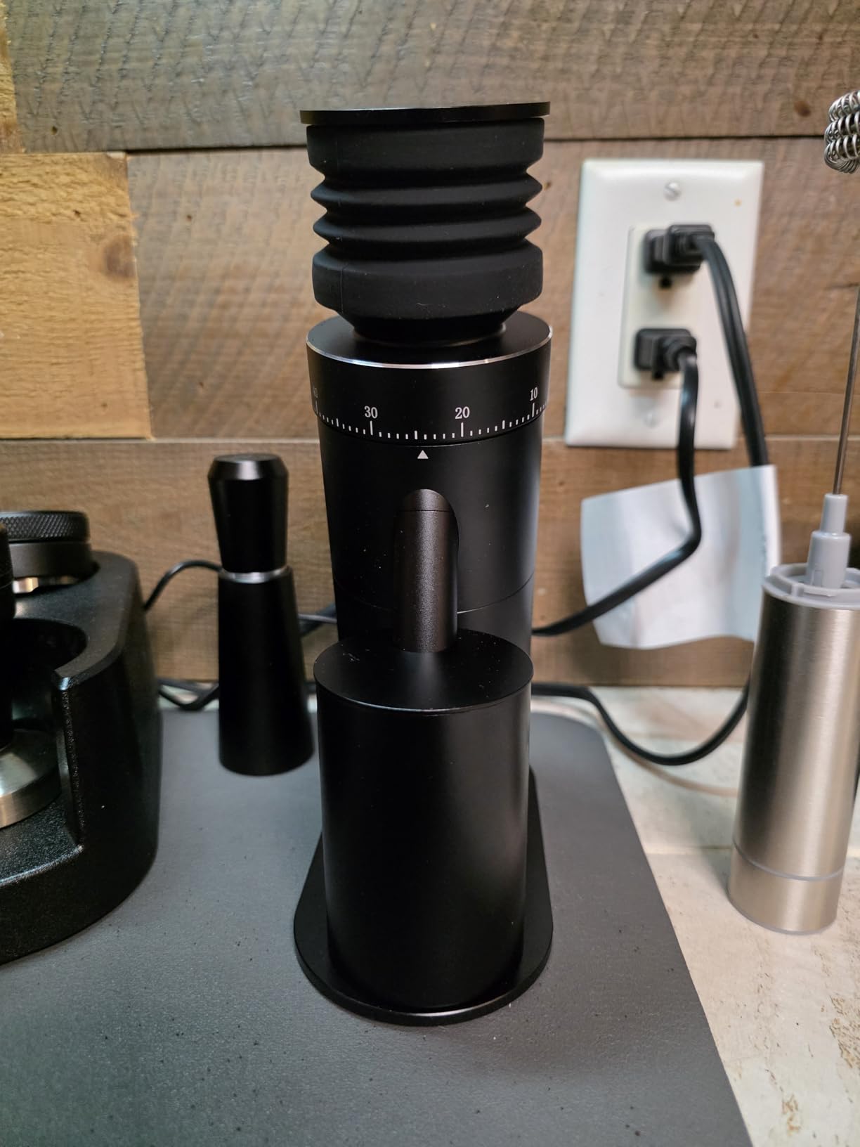 Gen 4 Electric Burr Coffee Grinder, Single Dose, Espresso, Black | Magnetic dosing cup, anti-static design and compact quiet workflow help keep daily home brewing cleaner and more consistent. customer photo 1