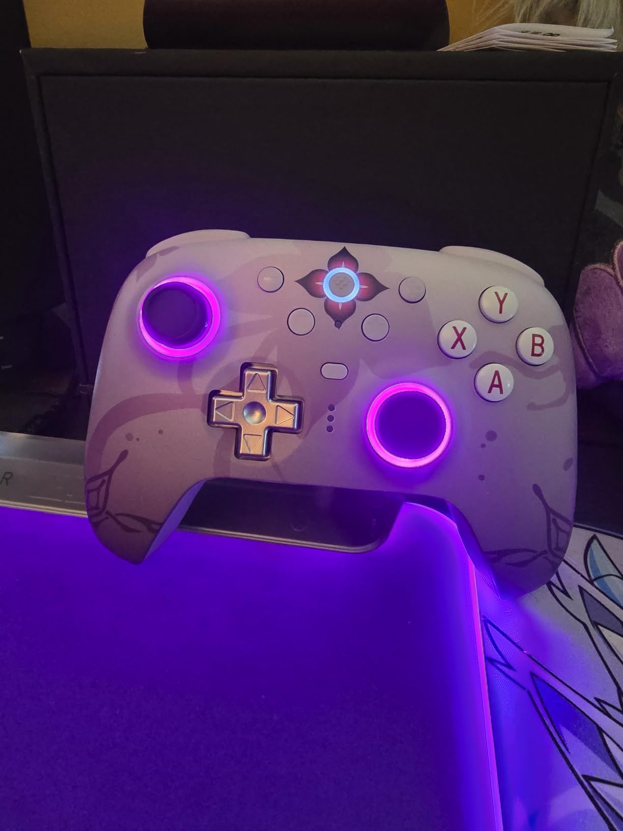 8Bitdo Ultimate 2 Wireless Controller for PC, Apple, Steam & Android, Black | TMR Joysticks, Hall/Tactile Triggers, 8Speed 2.4G, 1000Hz Polling Rate, Motion Control, RGB Fire Ring, Charging Dock customer photo 1