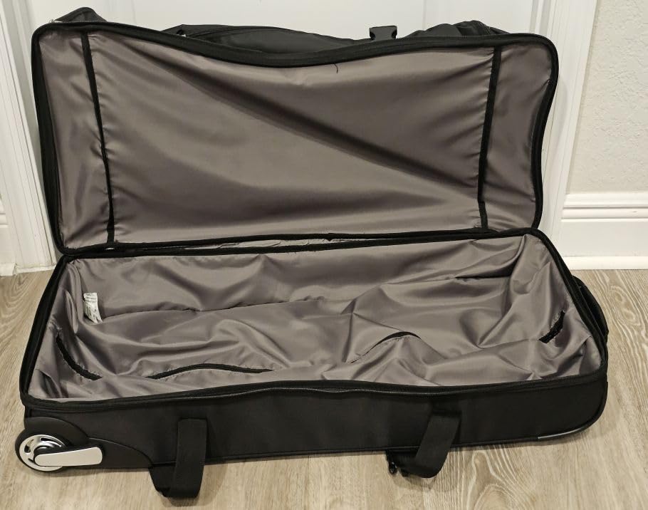Wheeled Rolling Duffel Bag, 30-Inch (76.2 cm) Checked-Size, Expandable, Shoe Compartment, Telescoping Handle, Black customer photo 1