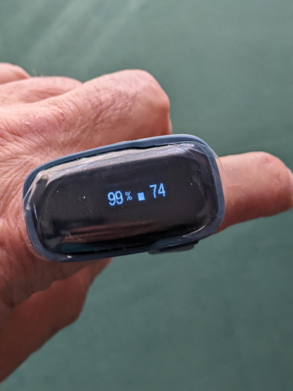 Vibeat Oxylink Wearable Pulse Oximeter - Bluetooth Oxygen Meter with Audio Notification, Rechargeable Finger Blood Oxygen Monitor for Continuous Tracking with Free App customer photo 1