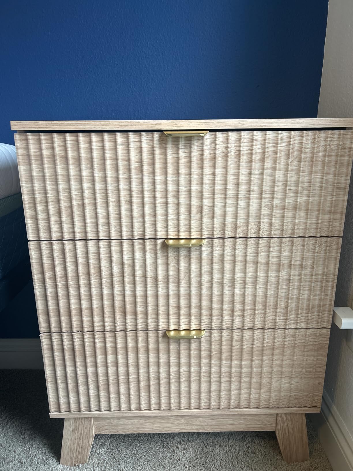 Xixini Fluted Nightstand with 3 Drawers, 24