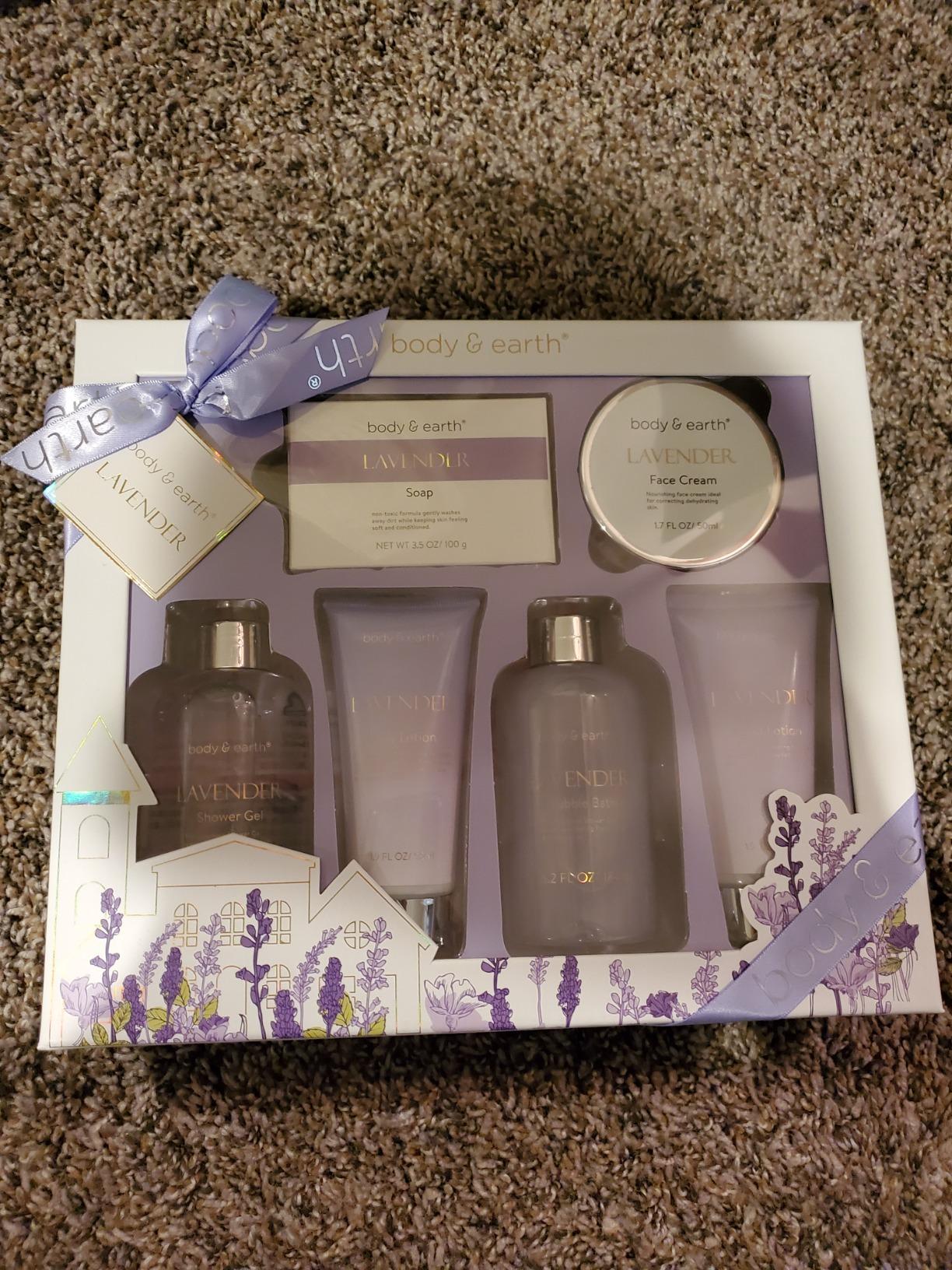 BODY & EARTH Spa Gift Set for Women - Luxurious 5 Pcs Bath and Body Box, Rose Scent, Includes Body Wash, Body Butter, Body Lotion and More, Birthday Christmas Gifts for Mom Self Care Kit for Her customer photo 2