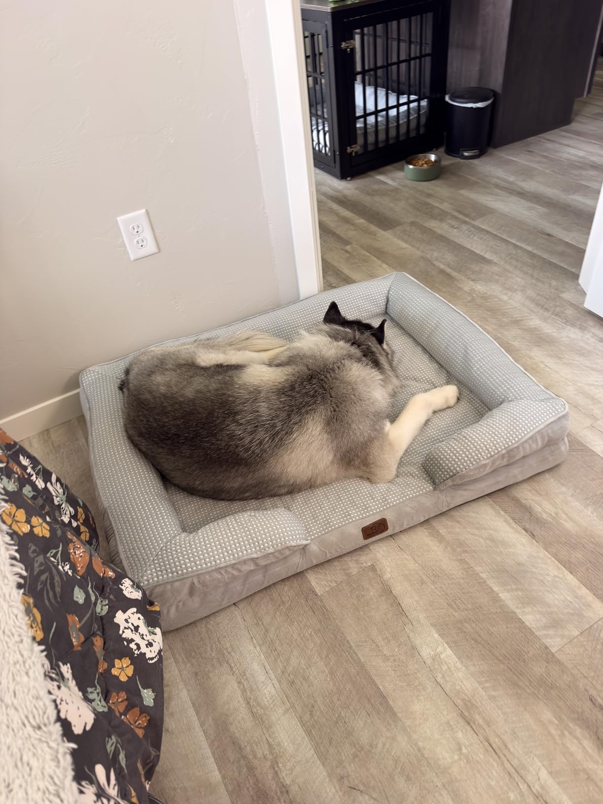 Bedsure Cooling Dog Beds Large Sized Dog - Orthopedic Large Dog Cooling Bed Washable, Dogs Couch Sofa with Waterproof Removable Cover, Pet Bed with Nonskid Bottom, Cooling Grey, 35