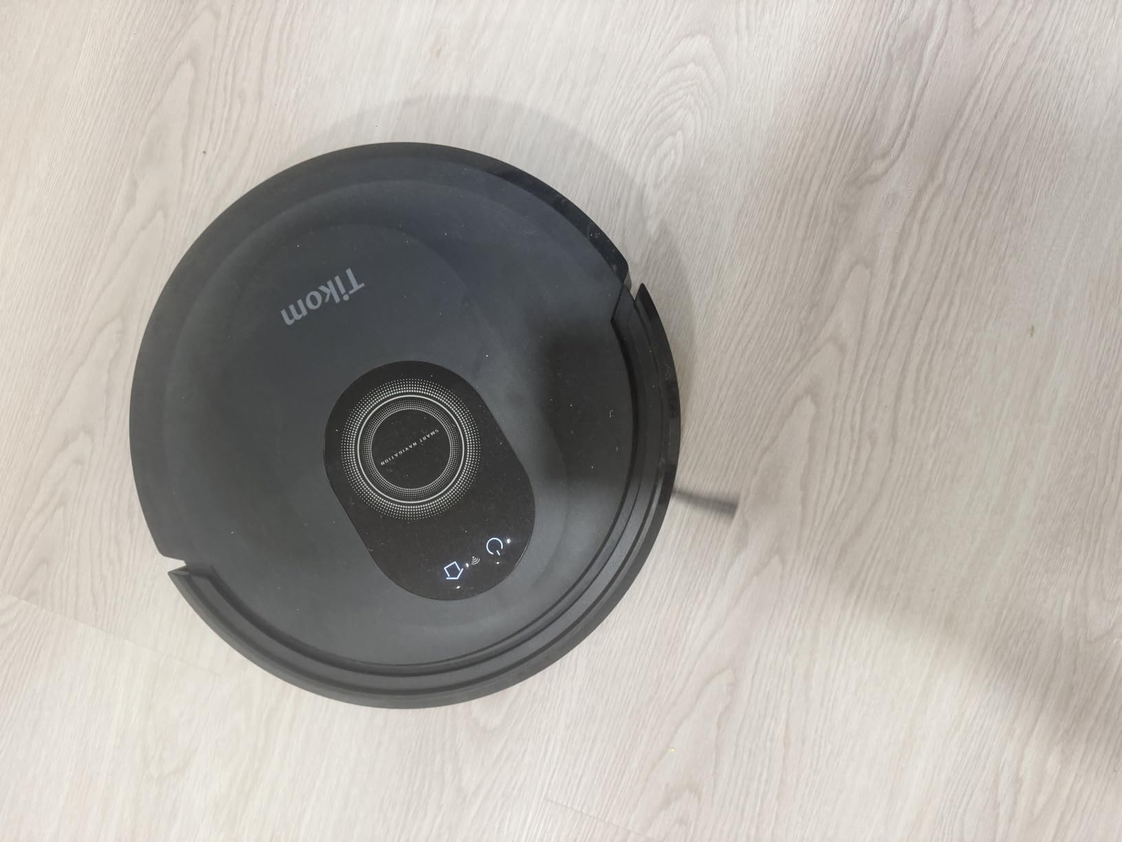 Tikom Robot Vacuum and Mop Combo, 5000Pa Robotic Vacuum Cleaner, 150 Min Max, App & Remote Control, Ideal for Hard Floor, Carpet, Pet Hair, Self-Charge(G8000 Max) customer photo 1