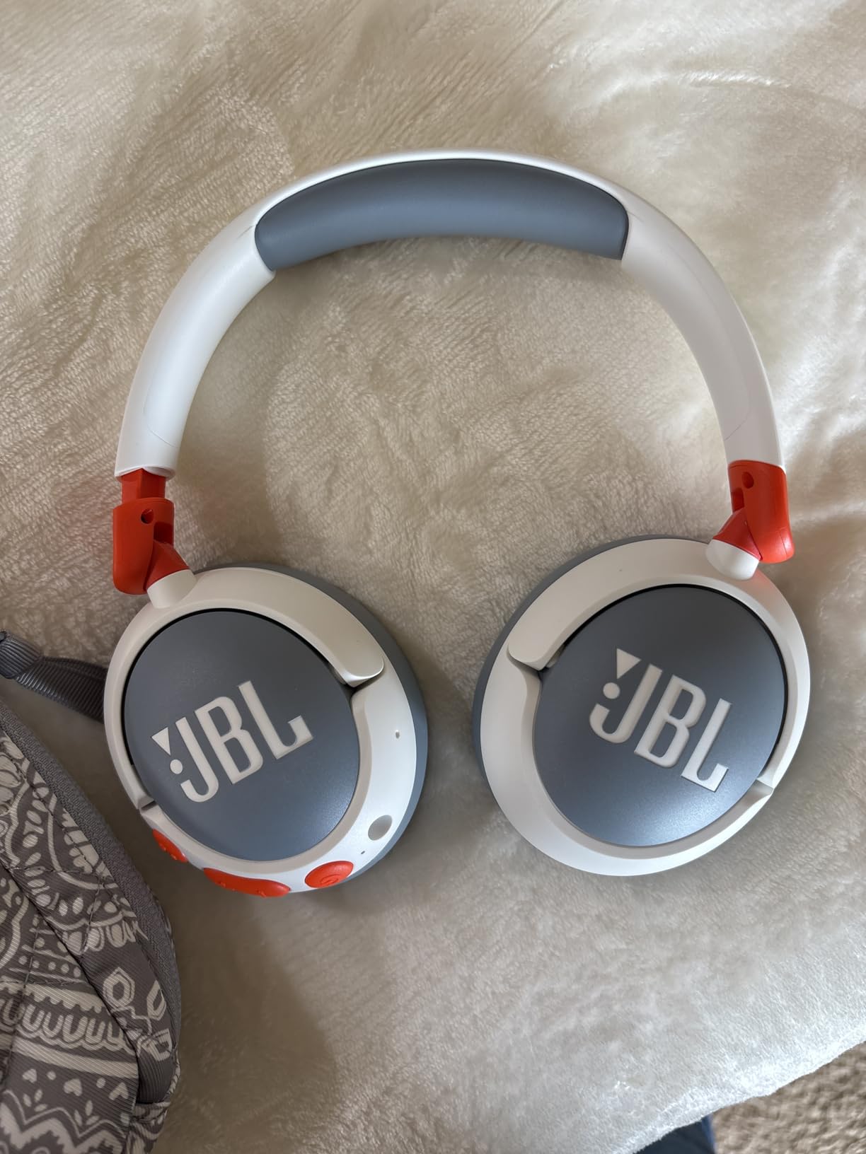 JBL Junior 470NC - Cancelling Kids Headphones - White | JBL Safe Sound 85dB, Parental Control with Customizable Volume Playtime, Easy monitoring, Active Noise Cancelling customer photo 1
