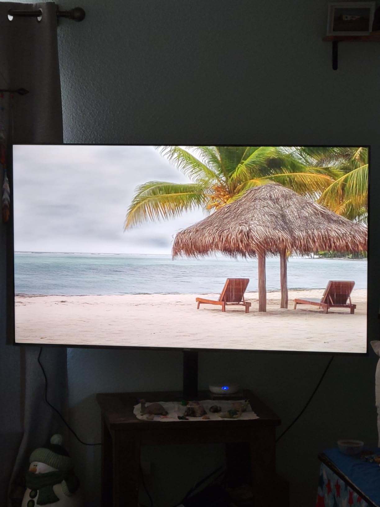 Roku 65-Inch Plus Series Smart TV - 4K QLED Mini-LED TV - RokuTV | Flat Screen Television with Dolby Vision & Wi-Fi for Streaming Live Local News, Sports - Enhanced Voice Remote customer photo 2
