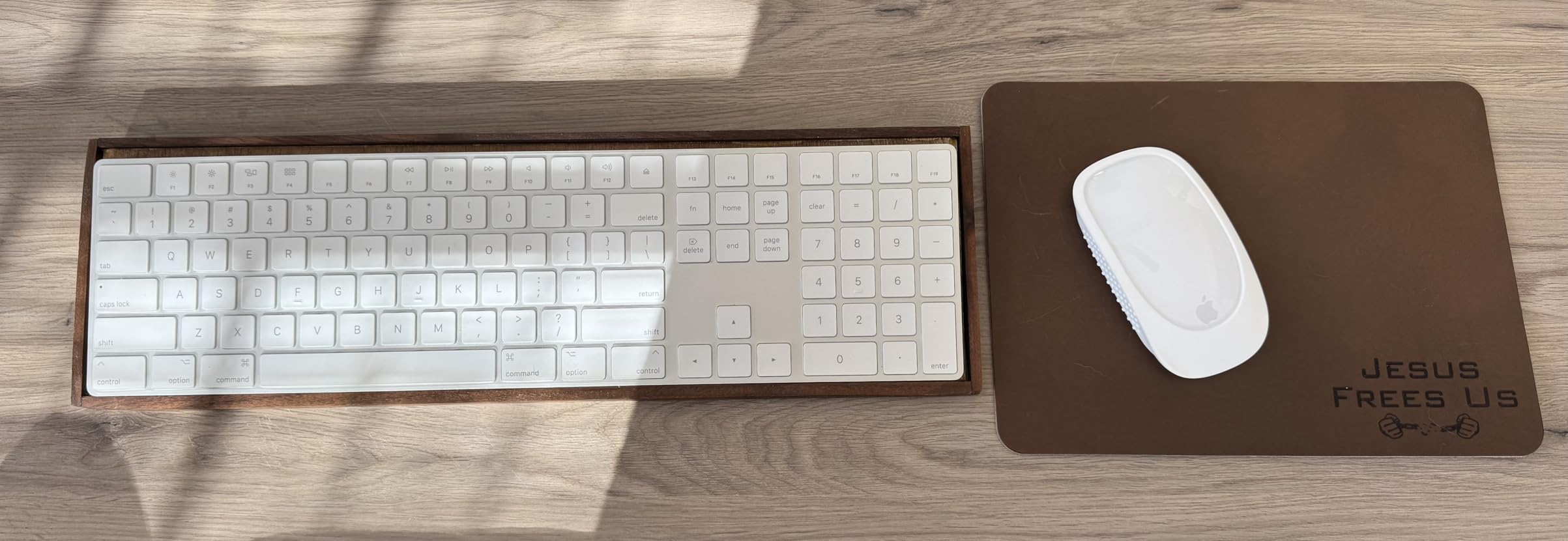 Apple Magic Keyboard with Numeric Keypad - White | Wireless, Bluetooth, Rechargeable. Works with Mac, iPad, or iPhone; US English customer photo 2