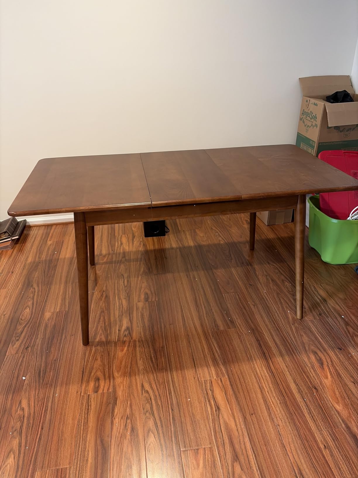 Muwuele Solid Wood Extendable Dining Table for 4-8 People with Seamless Extension from 47.2 to 63 Inches, Easy Assembly, Expandable Tables for Small Spaces, Dining Room, Kitchen, Living Room, Walnut customer photo 1