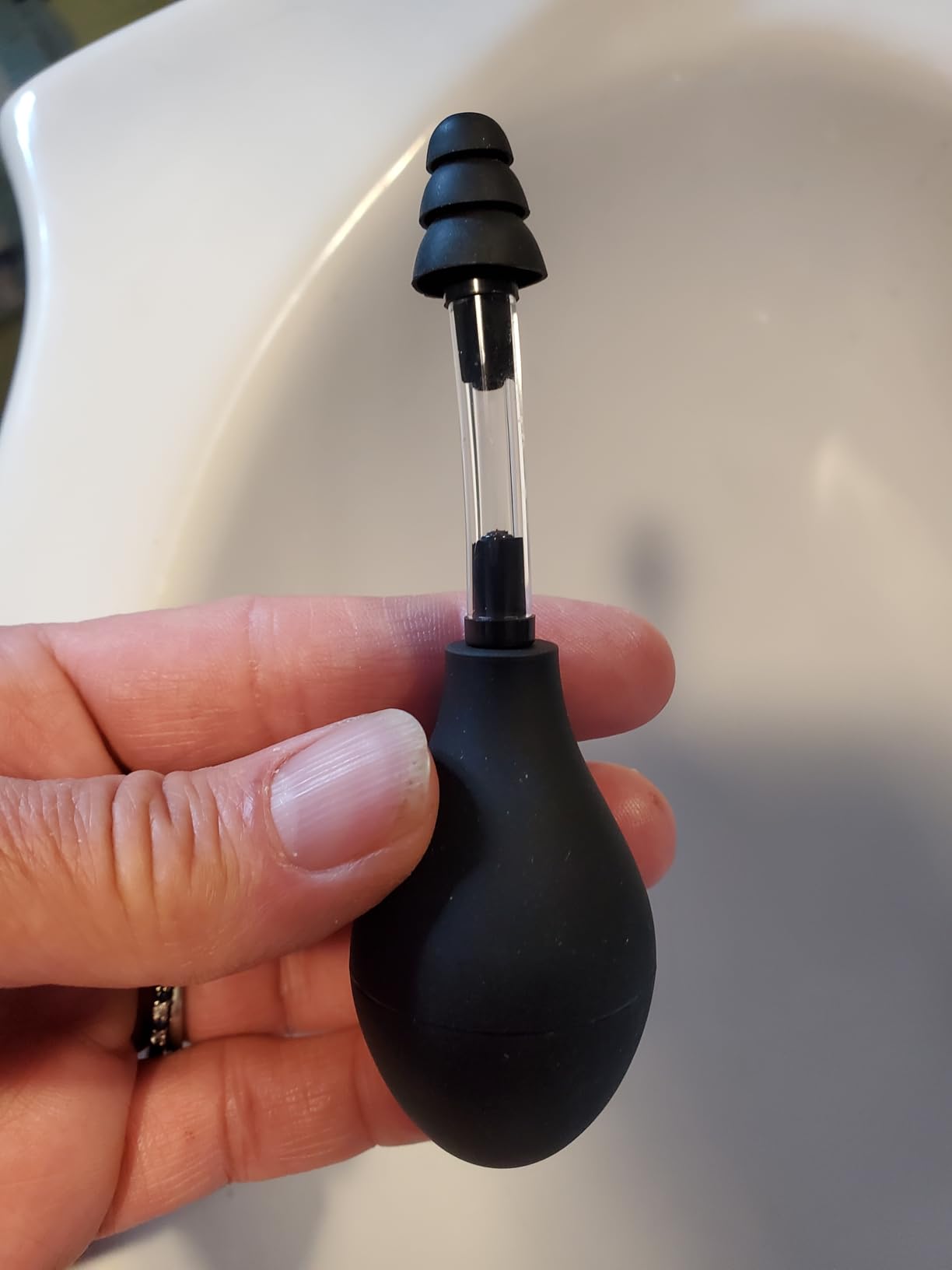 Ear Pressure Relief Suction Device, Ear Pressure Tool, Relief Inner Ear | Pressure Balance, Airplane Ear Pressure Relief, Reduce Tension, with 3 Sizes of Earplugs, Black customer photo 1
