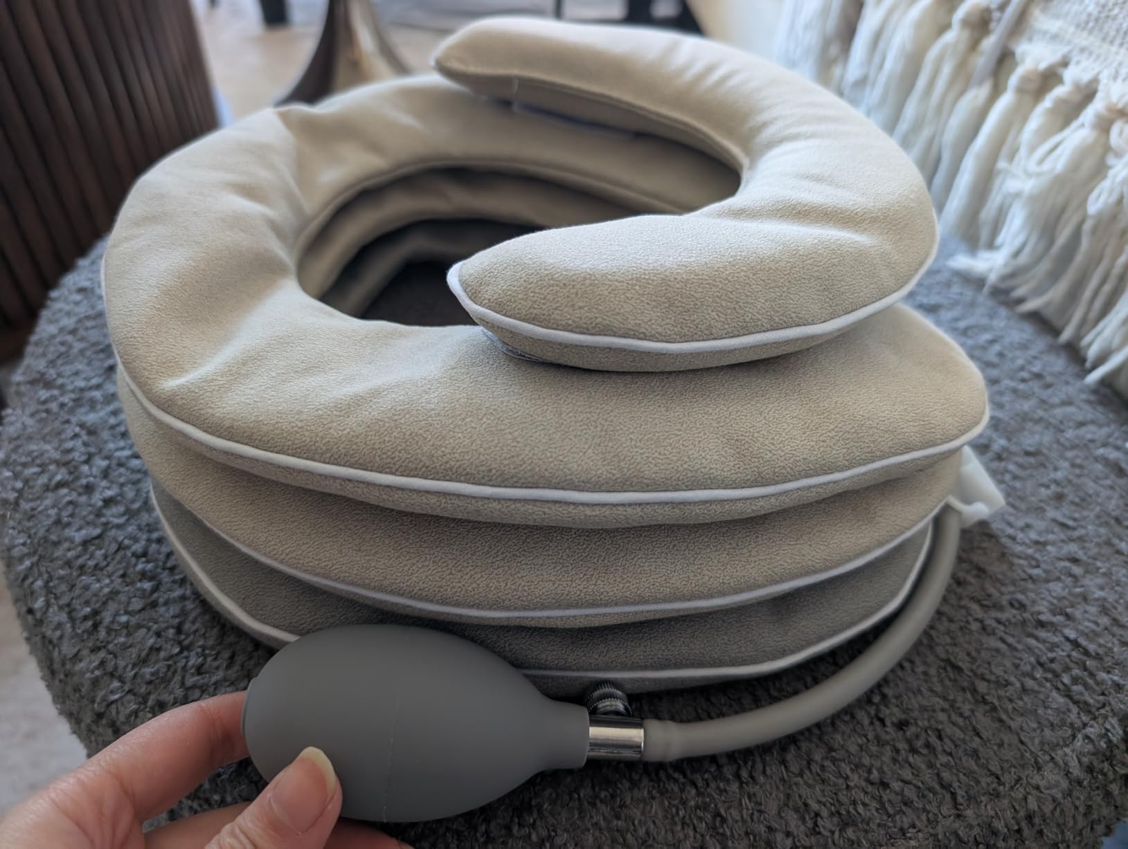 Neck Stretcher with Brace - Inflatable Cervical Traction Device for Neck Pain Relief, Adjustable Neck Support Pillow and Decompression Tool with 3+1 Chin Rest, Portable for Home, Office & Travel Use customer photo 1