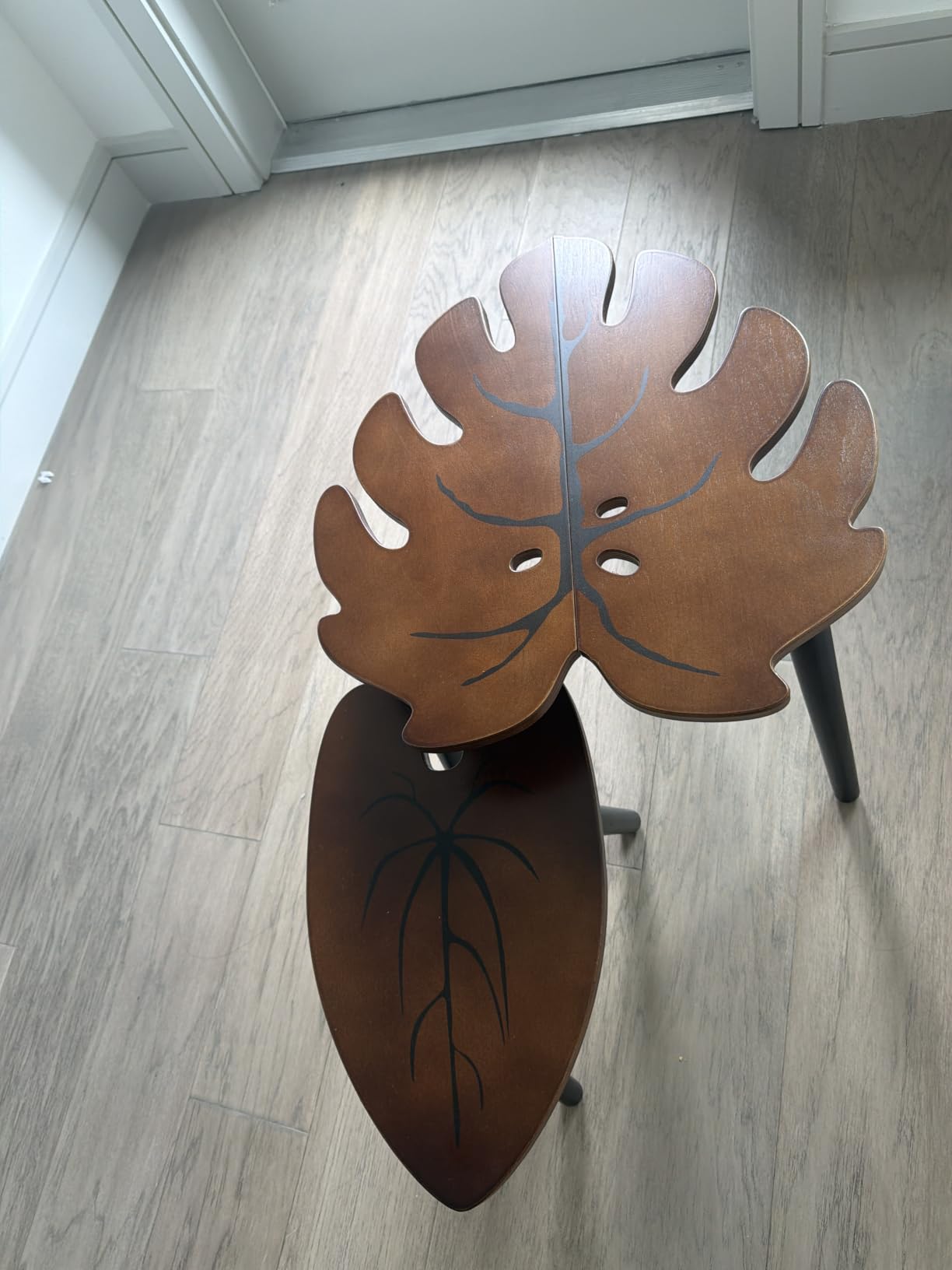 BAMEOS Monstera Leaf Nesting Tables Set of 2, Small Side Tables f Set with Leaf Vein Pattern, Modern Wooden CoffeeTables for Living Room Bedroom Apartment Balcony Yard customer photo 2