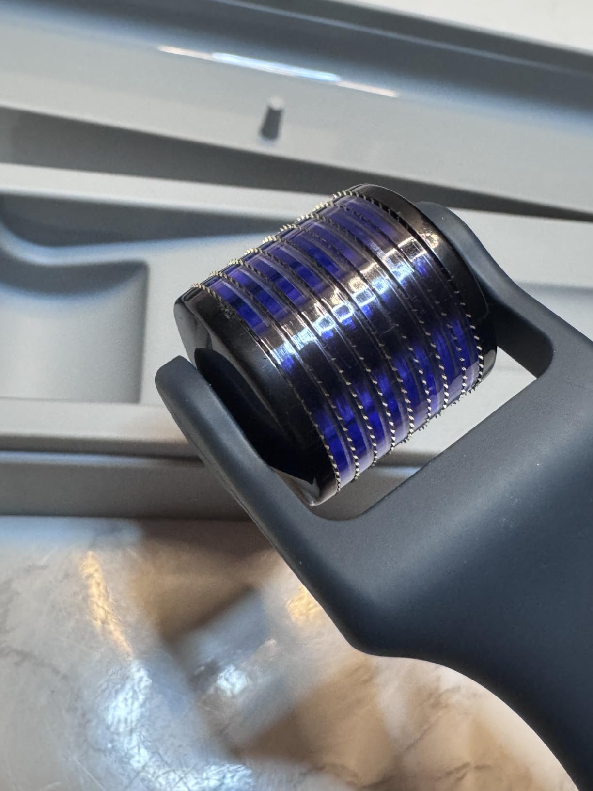 PLANTIFIQUE Derma Roller for Hair & Skin - Microneedling Face Roller, Grey | 0.25mm Titanium Fine Needles, Includes Protective Case - Rodillo de Microagujas customer photo 2
