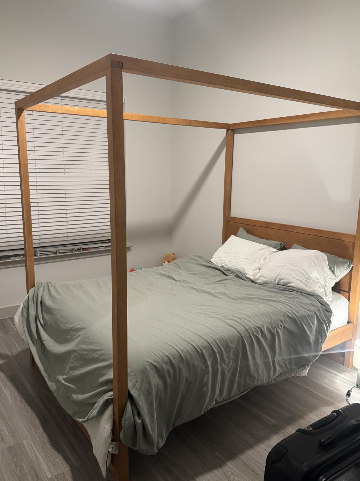 Modway Alva King Size 4-Post Wood Platform Canopy Bed in Oak - with Headboard and Solid Rubberwood Frame customer photo 1
