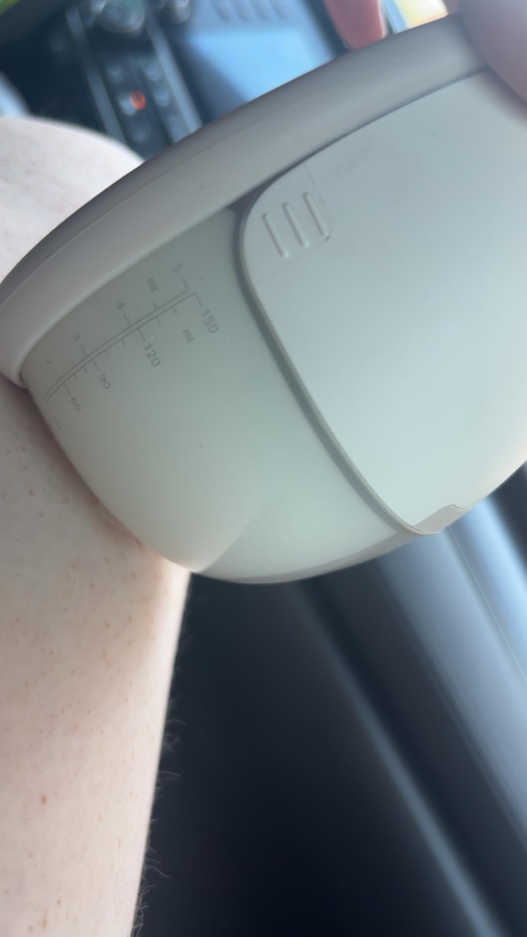 eufy Security Heated Wearable Breast Pump E20, Hands-Free, App Control | HeatFlow with 3 Heat Levels, App DIY Rhythm, Powerful 300mmHg Suction, 46dB Quiet Slim Fit, BPA-Free customer photo 2