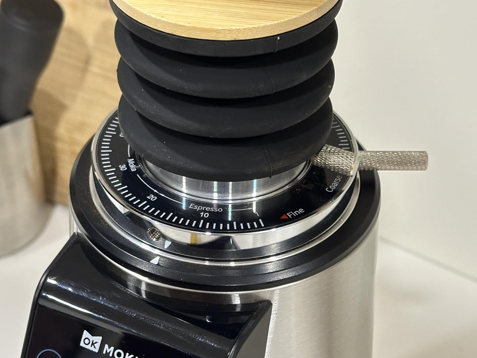 MOKKOM Professional 64mm Flat Burr Coffee Grinder with 100 Grind Settings, All-Metal Stainless Steel Body, Coffee Bean Grinder with Adjustable Electronic Timer, Anti-Static, LED Display customer photo 2