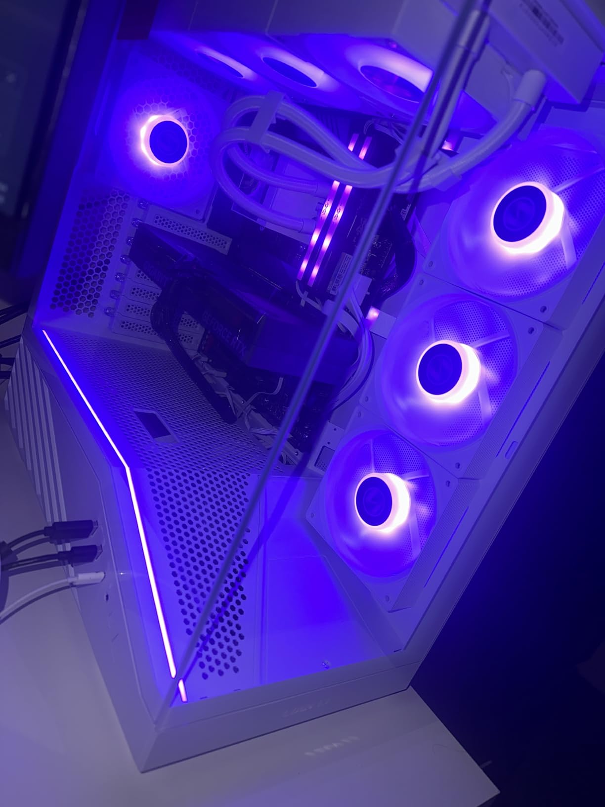 Lian Li V100-ATX Mid-Tower PC Case-Black-V100RX | 4 x 120mm ARGB PWM Fans Pre-Installed, LED RGB Strip, Display Platform with Tempered Glass customer photo 2