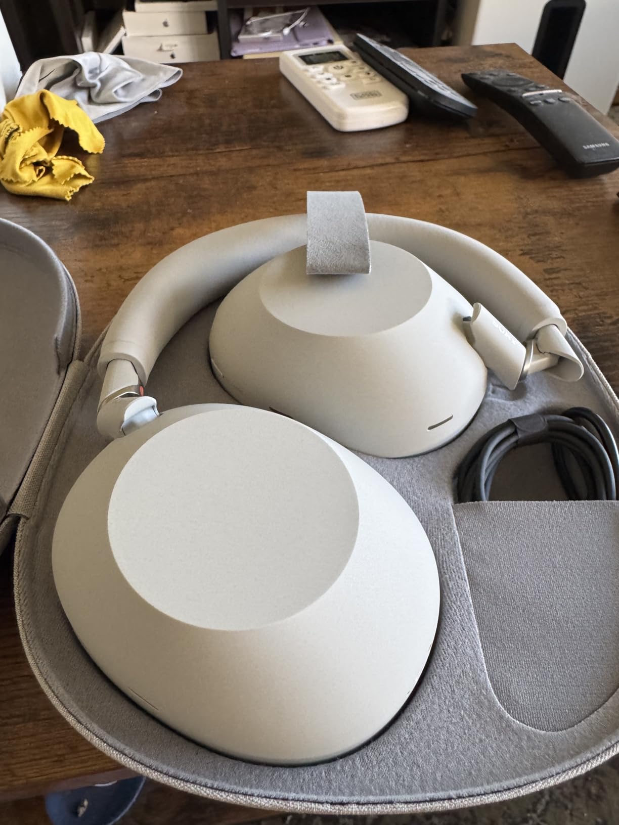 Sony WH-1000XM6 The Best Noise Cancelling Wireless Headphones Midnight Blue | HD NC Processor QN3, 12 Microphones, Adaptive NC Optimizer, Mastered by Engineers, Studio-Quality, Up to 30 Hrs of Battery customer photo 1
