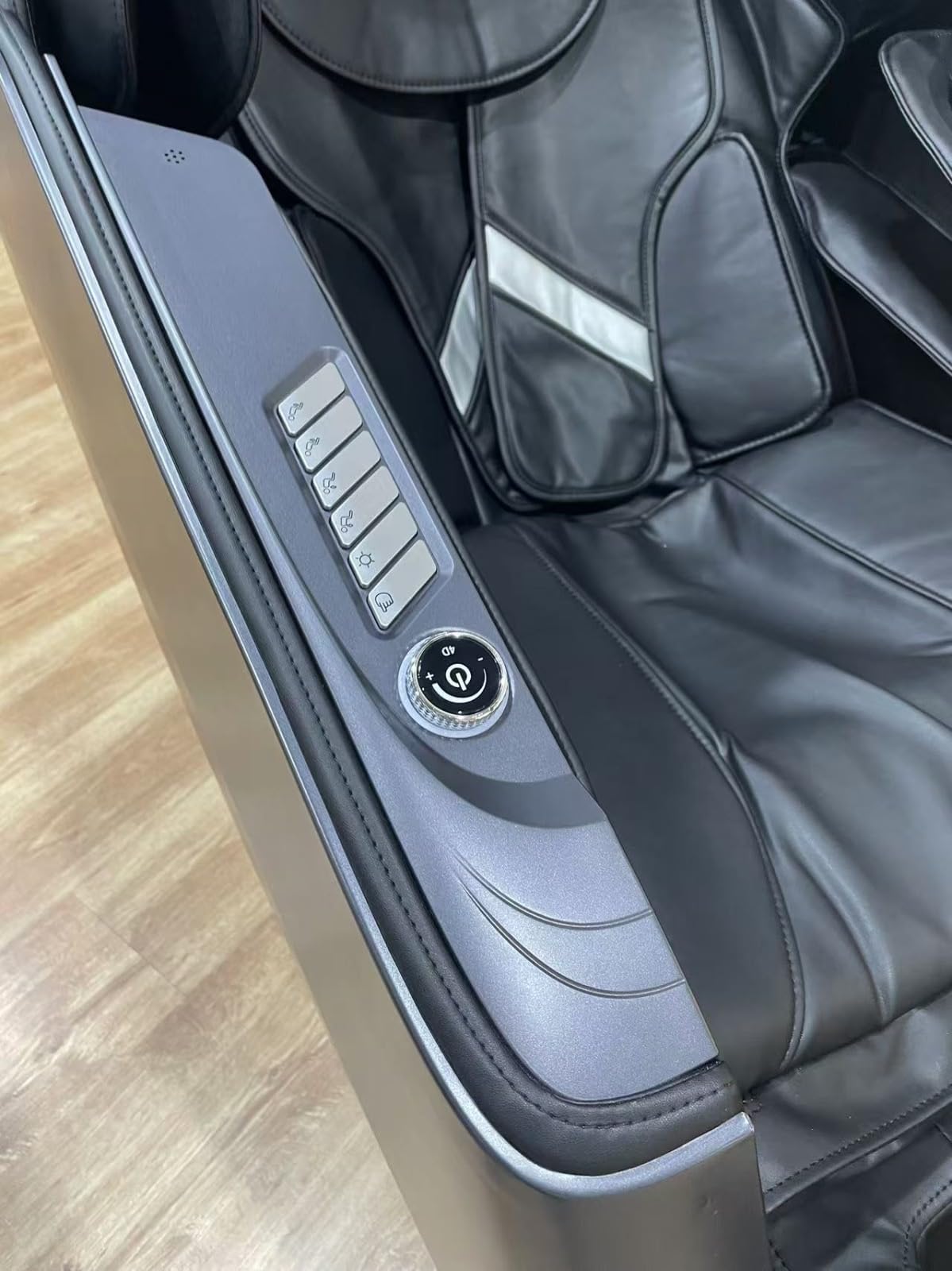 MassaMAX A675 4D Full Body Massage Chair, 172° Flex-SL Track, Calf Kneading | Auto footrest, Yoga stretch, 22 modes, body scan, 172° zero gravity, wireless and USB charging, lumbar and calf heat comfort. customer photo 1