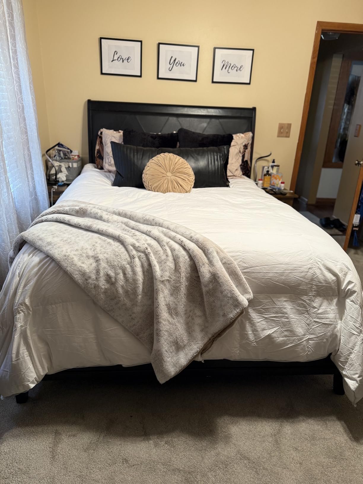 APSMILE Down Comforter Queen Size, All Season Duvet Insert, Ultra-Soft High Fill-Power Bedding Comforter, Fluffy Medium Warm Hotel Collection with Corner Tabs, 90x90, White customer photo 1