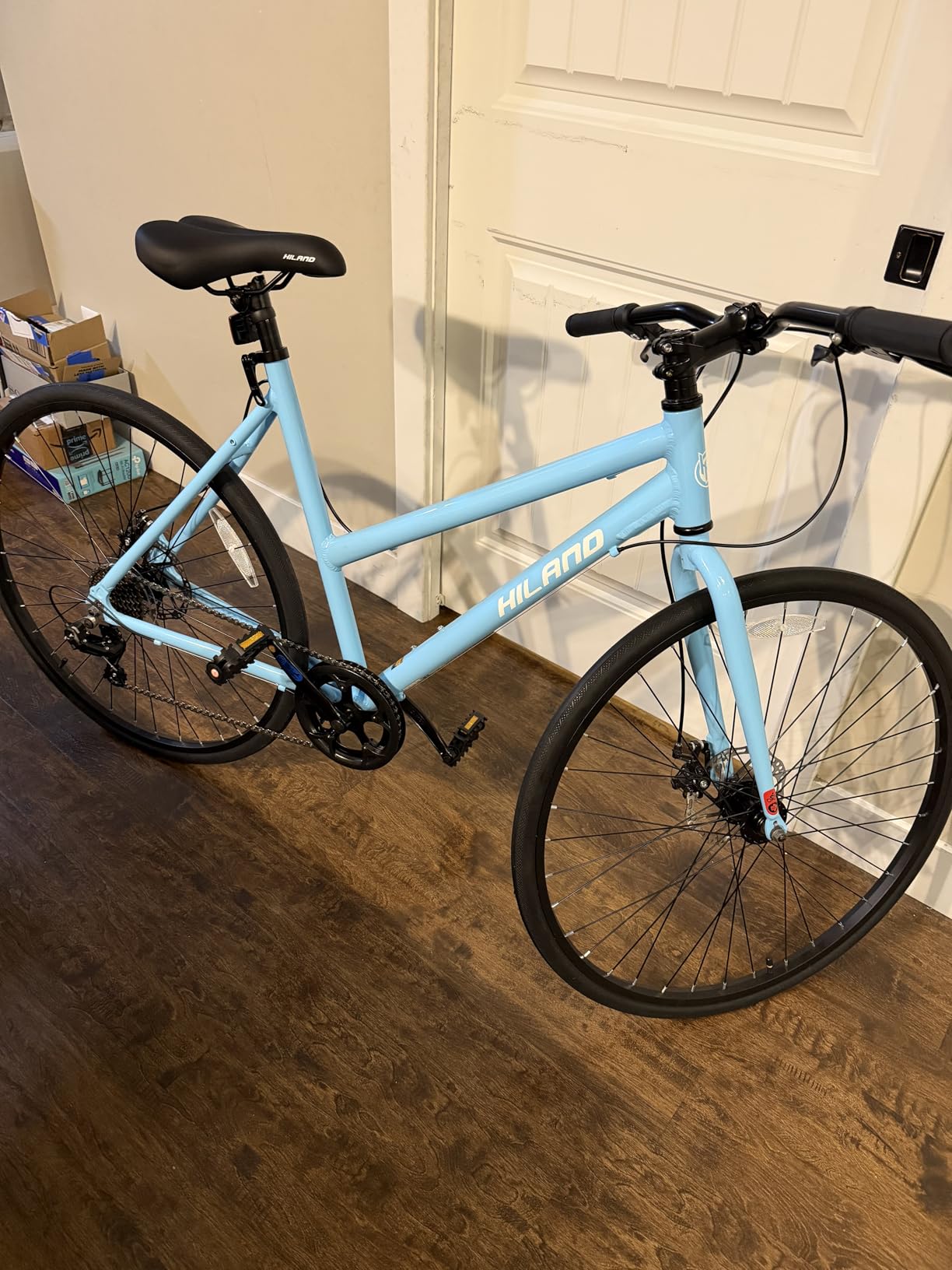 HILAND 700C Hybrid Bike, 7-Speed Urban Commuter Bicycle for Men & Women, Lightweight Aluminum Frame, Dual Disc Brakes, Low-Step Step-Through City Road Bike for Commuting & Fitness customer photo 1