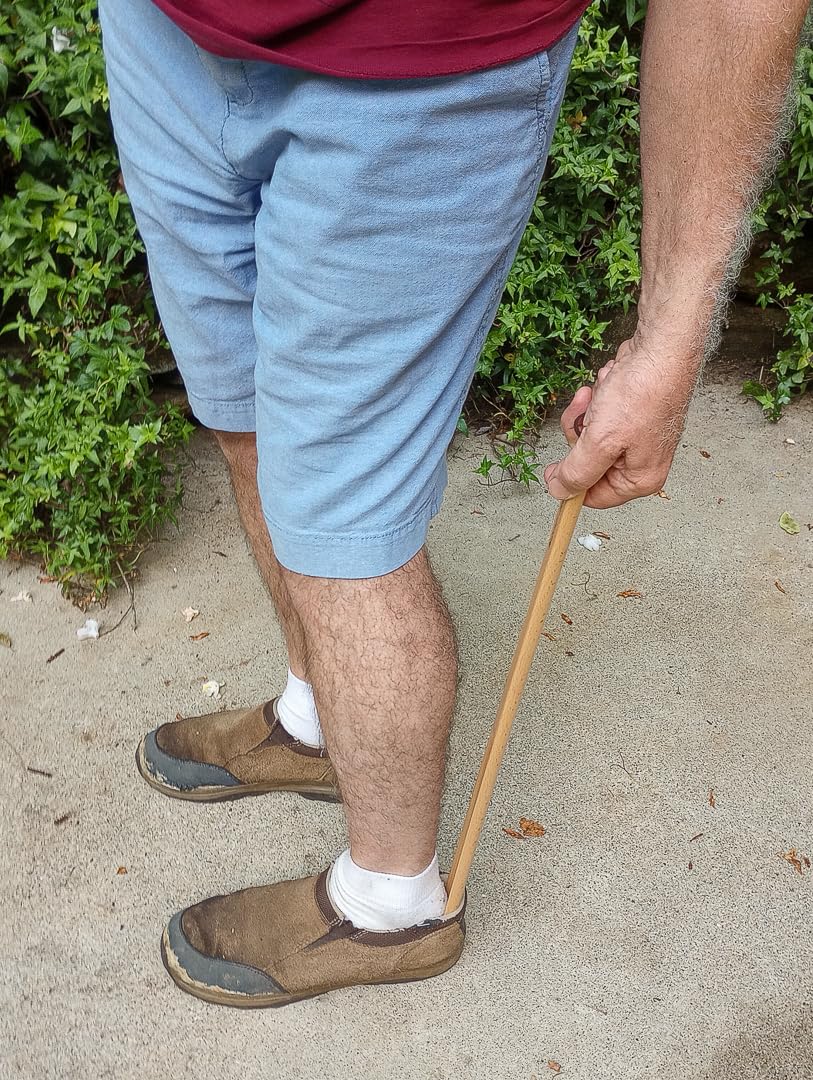 Wooden Shoe horn Long Handle for Seniors Men Women Kids Baby Easy Wear Helper 23.6in Long handled ShoeHorn customer photo 1