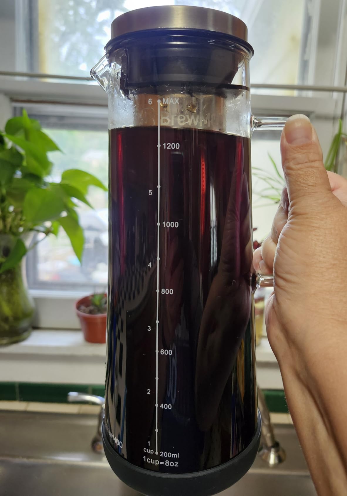 BrewMOO Airtight Cold Brew Coffee Maker Pitcher, 1.4L/48Oz Thick Glass Carafe with Filter, Comfort Sturdy Handle & Wide Spout, Non-Slip Base | Iced Tea Maker (Black) customer photo 1