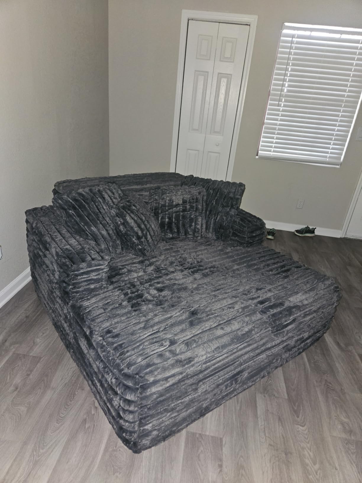 Oversized Chaise Lounge Indoor, Modern Plush Faux Fur Fabric Deep Seat Boneless Memory Foam Sleeper Chaise Lounge Sofa Chair with Pillows for Living Room Bedroom Studio, No Assembly Couch, Grey customer photo 2