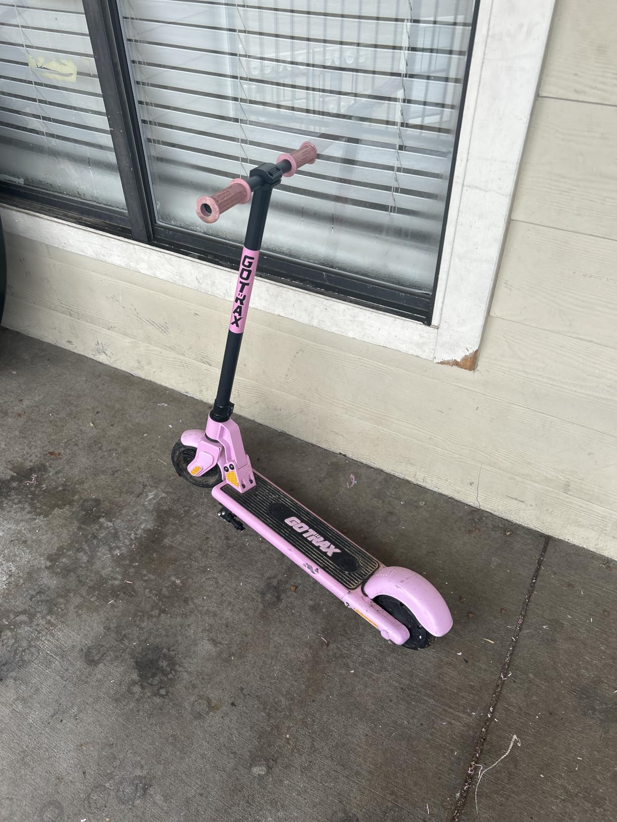 Gotrax Electric Scooter for Kids 6-12, Max 3.75 Mile & 7.5Mph, Thumb Control | 150W Motor, 6