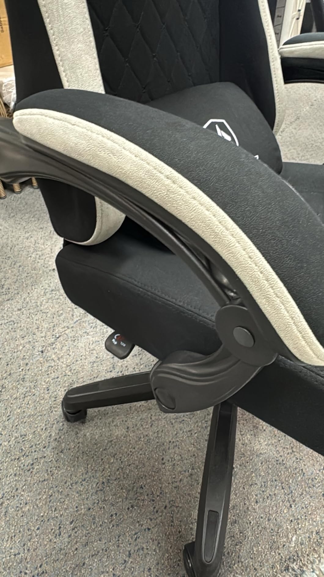 GTPLAYER Gaming Chair, Computer Office Chair with Pocket Spring Cushion, Linkage Armrests and Footrest, High Back Ergonomic Computer Chair with Lumbar Support Task Chair with Footrest (Black) customer photo 2