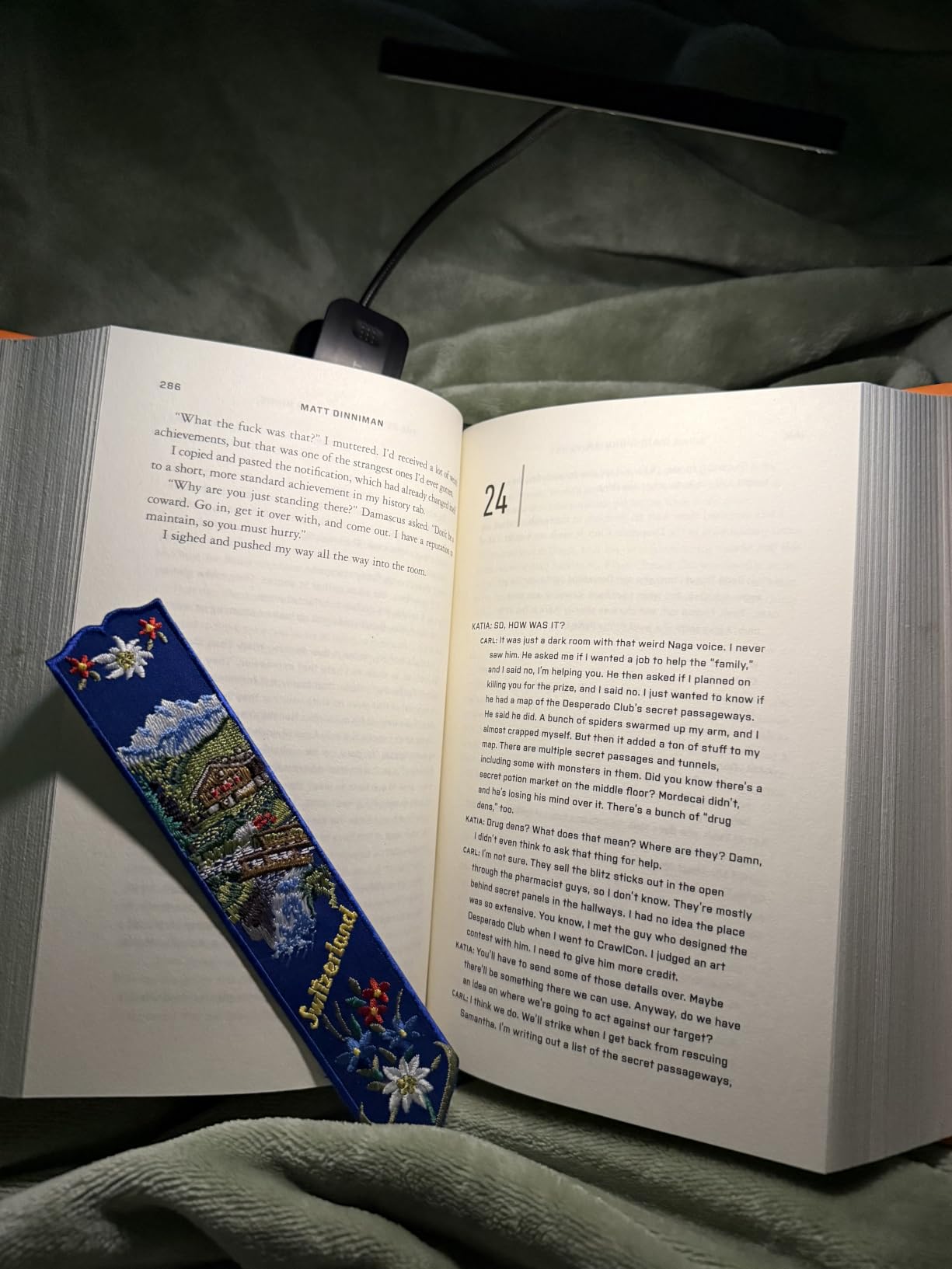 Amber Clip-On Book Light, Rechargeable Blue Light Blocking LED Reading Light for Bed, Students, Kids, Travel customer photo 2