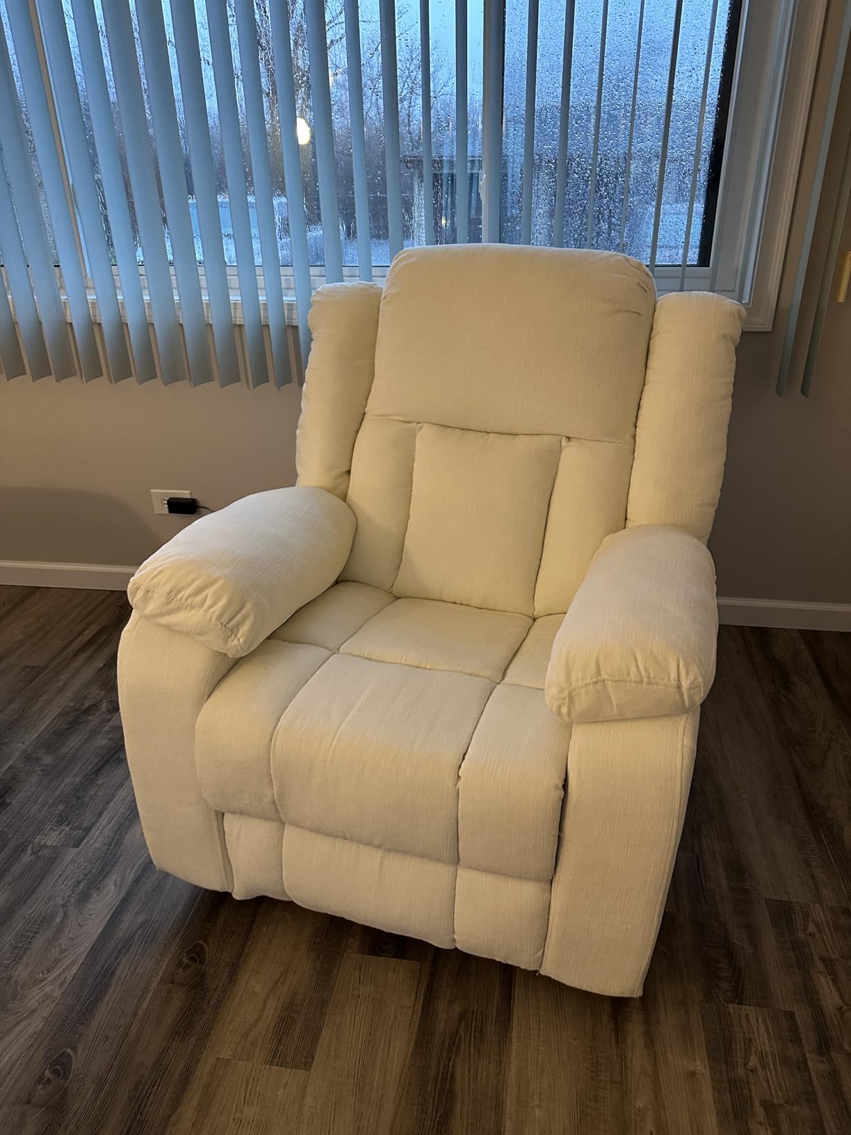 Korser Rocker Recliner, Glider Recliner Chairs for Adults, 360° Swivel Rocking Chair with Massage and Heating, Nursery Chair with Storage and USB Charging, Ivory White, Swivel Rocker Recliner customer photo 1