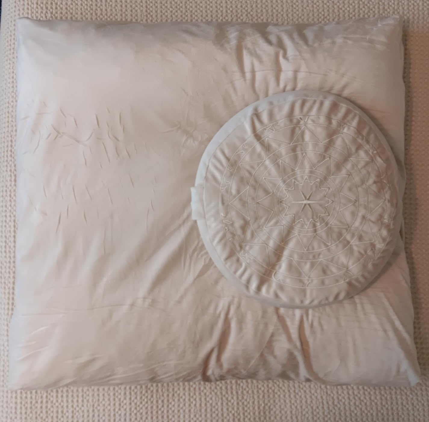 ellier Zafu & Zabuton Meditation Cushion Set - Buckwheat Hull & Memory Foam Pillows, Ergonomic Support for Yoga, Mindfulness - Organic Velvet Cover, Large Size, Purple customer photo 2