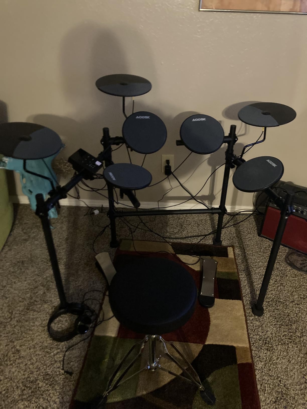 AODSK Electronic Drum Set With 4 Quiet Drum Pads, 200 Sounds 20 Drum Kits | Portable And Solid Electric Drum Set For Beginner With Throne, Sticks Headphones USB-MIDI Home Practice Learning Ideal Gift customer photo 1