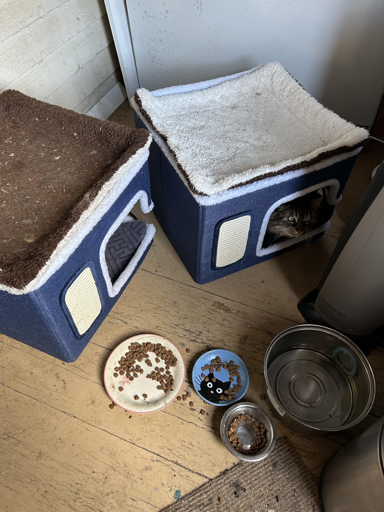 ZOMISIA Heated Cat House for Indoor Cats - Cat Warming Bed for Winter with Fluffy Ball Hanging and Adjustable Heating Pad, Foldable Cat Hideaway, 16.5x16.5x13 inches, Grey customer photo 1
