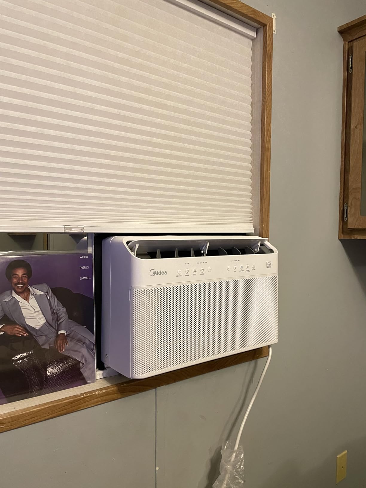 Midea 8,000 BTU U Shaped Smart Inverter Window Air Conditioner - Cools 350 Sq Ft, Ultra Quiet with Open Window Flexibility - Alexa/Google Assistant Compatible - 37% Energy Savings, Remote (Updated) customer photo 1
