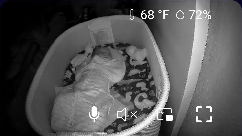 Owlet Dream Sight Smart Baby Monitor - 2K HD WiFi Camera, Cry Alerts, Custom Notifications For Motion and Room Temp, Night Vision, Two-Way Talk, Secure WiFi Encryption, Dream Sock Compatible customer photo 2