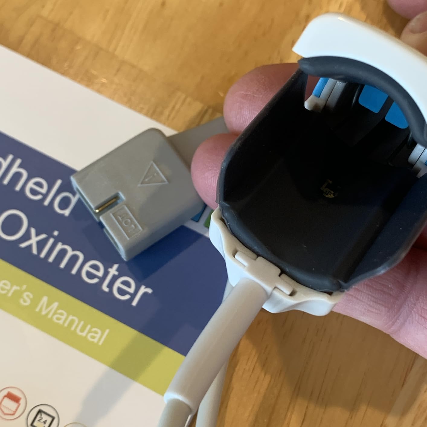 Continuous Pulse Oximeter Fingertip, Medical Grade Accuracy, Overnight SpO2 Monitoring with 500 Data Storage and Adjustable Alarm customer photo 2