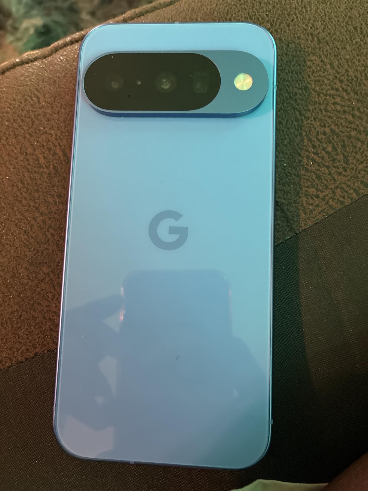 Google Pixel 10 - Unlocked Smartphone with Gemini - Obsidian - 256 GB | Android phone, advanced triple rear camera, 20x zoom, fast-charging 24+ hour battery, 6.3
