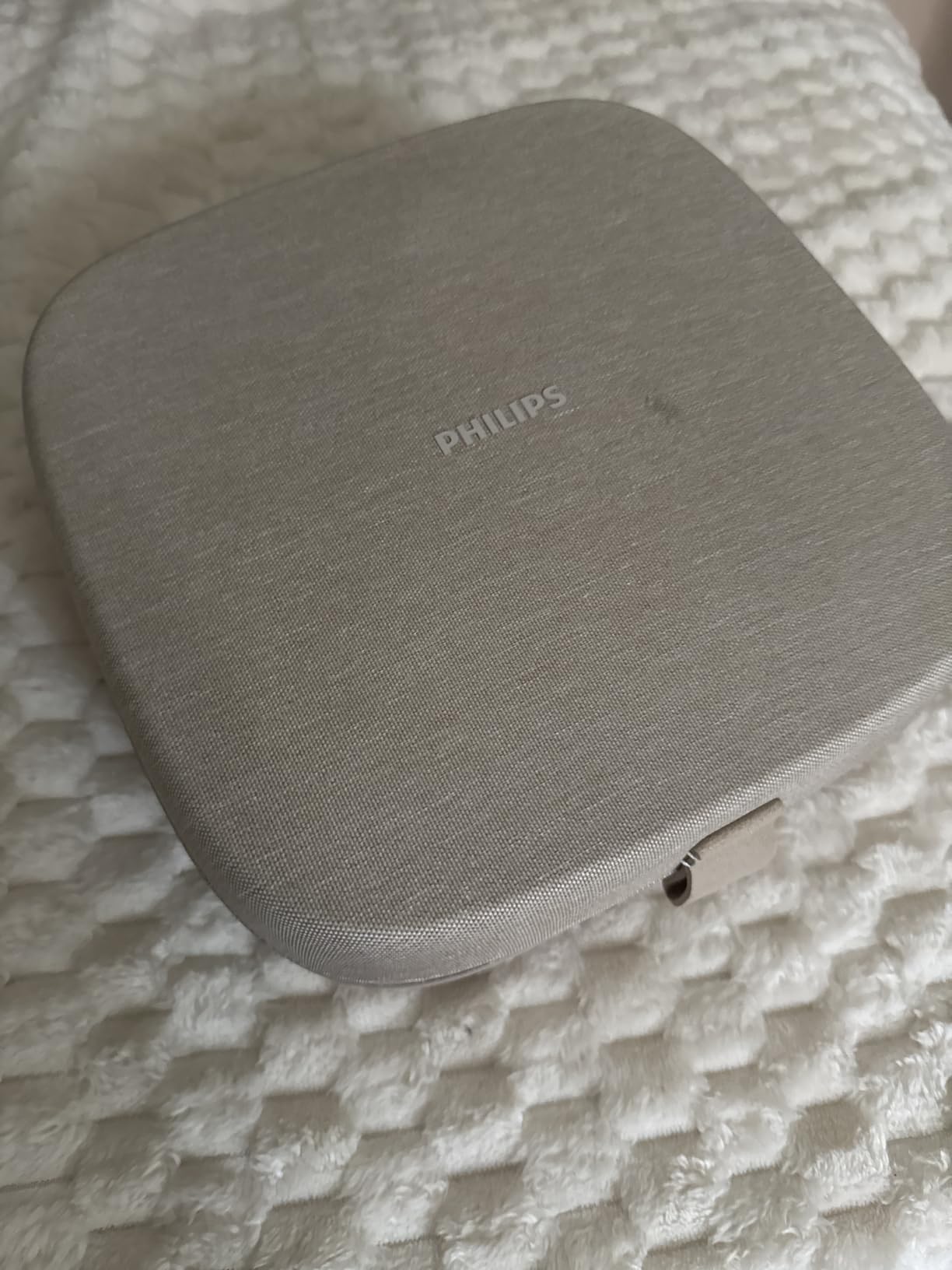 Philips Lumea IPL - Salon-Like Laser Hair Removal for Women, Permanent Hair Reduction Device At Home for Face & Body - Safe & Painless for Face, Bikini, Body, 5 Settings & Skin Sensors, BRI984/03 customer photo 2