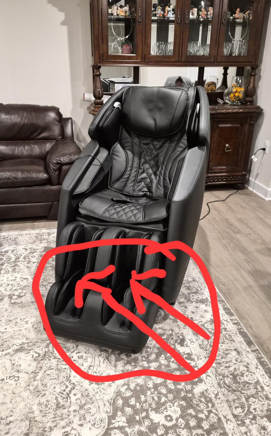 Osaki 4D Achilles l 360 Rotating Footrest l Full Body Massage Chair l Zero Gravity l 360 Kenading Calfrest l Lumbar Heating l Touchscreen Controller l Auto Body Scan l Bluetooth Speaker (Black) customer photo 2
