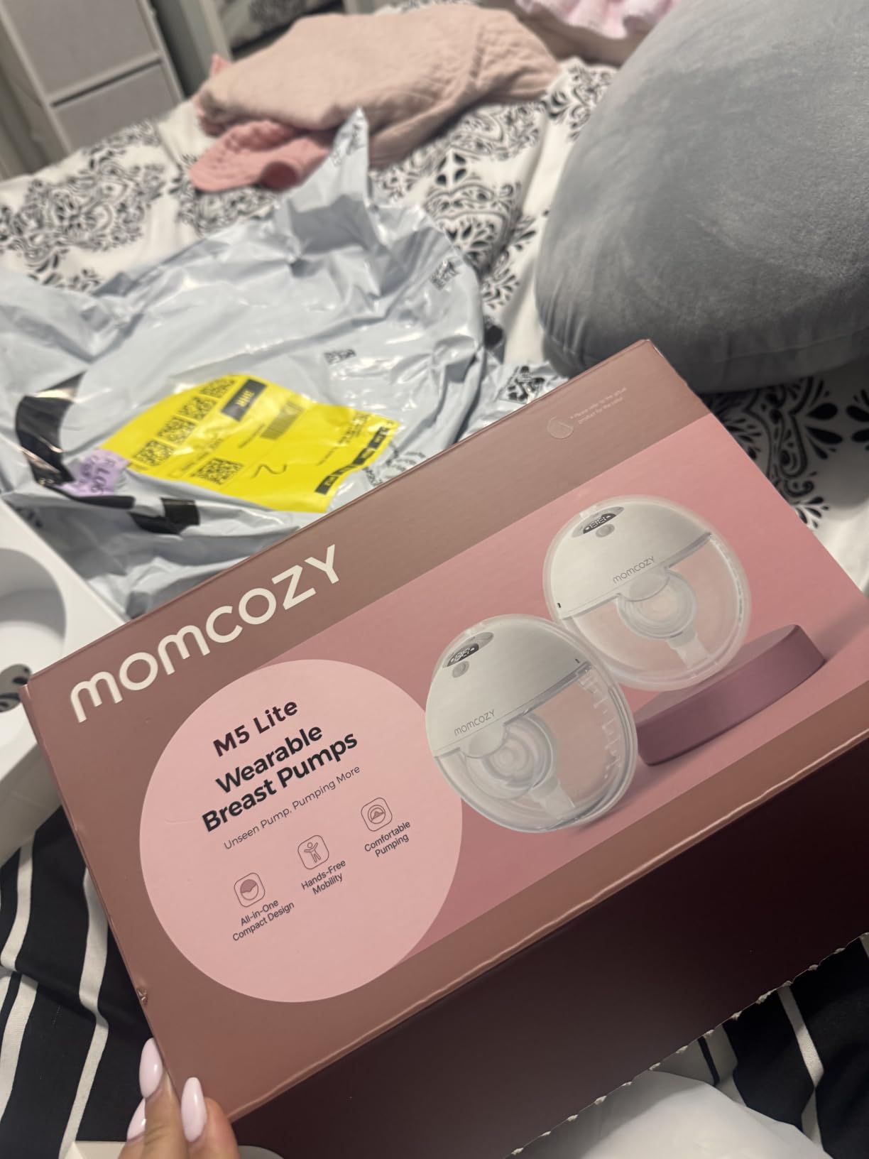 Momcozy M5 Smart APP Controlled Wearable Breast Pump, 2-Pack Cozy Red | Hands-Free and Wireless, 3 Modes 9 Suction Levels, BPA-Free, Portable Lightweight, 24mm Flange customer photo 1