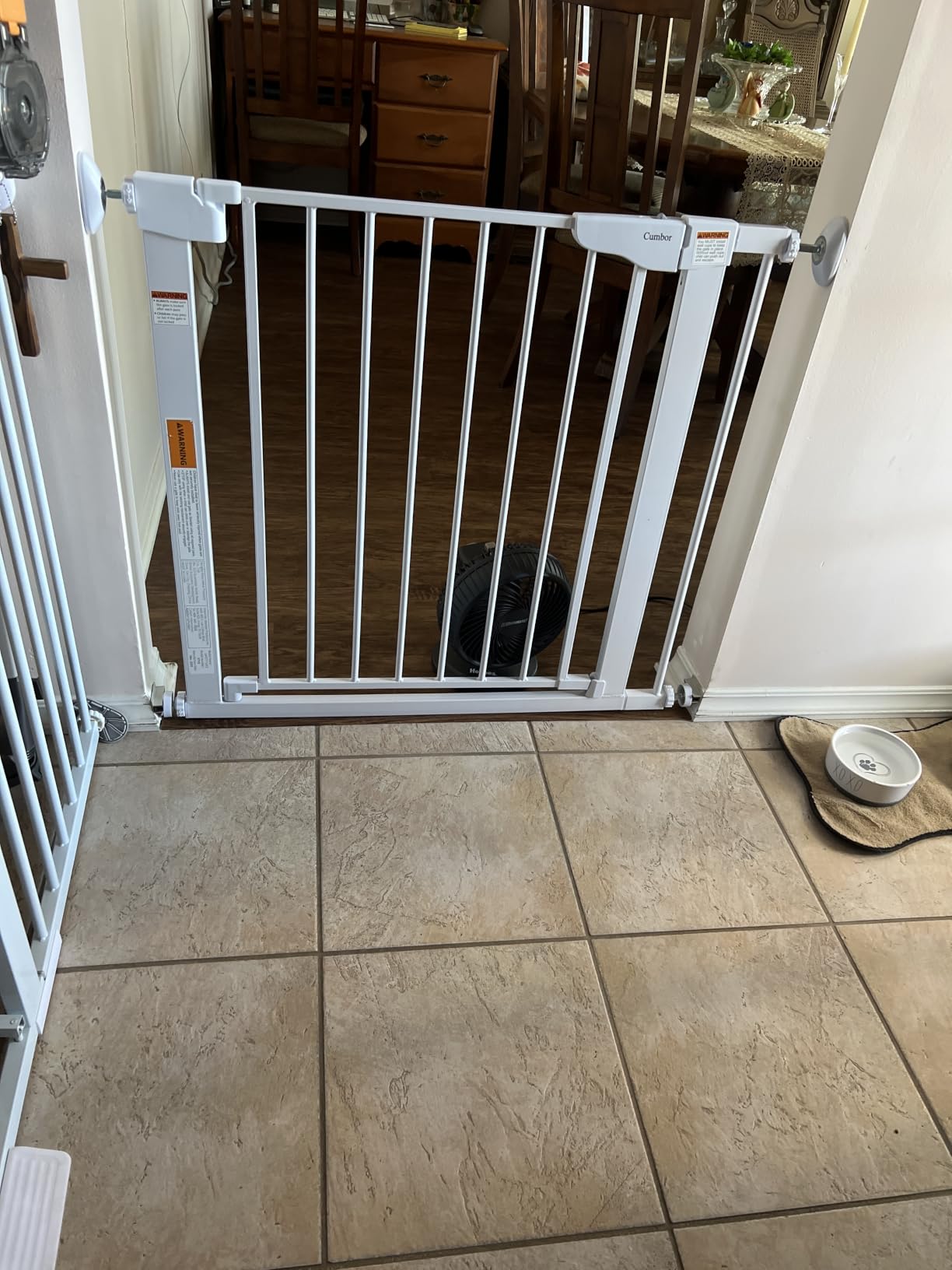 Cumbor 29.7-51.5 in Extra Wide Baby Gate for Stairs, Dog Gate Indoor White | Mom's Choice Awards Winner, Auto Close with Double Lock for Doorways, Child Gate for Toddlers & Pets, Pressure Mounted customer photo 2