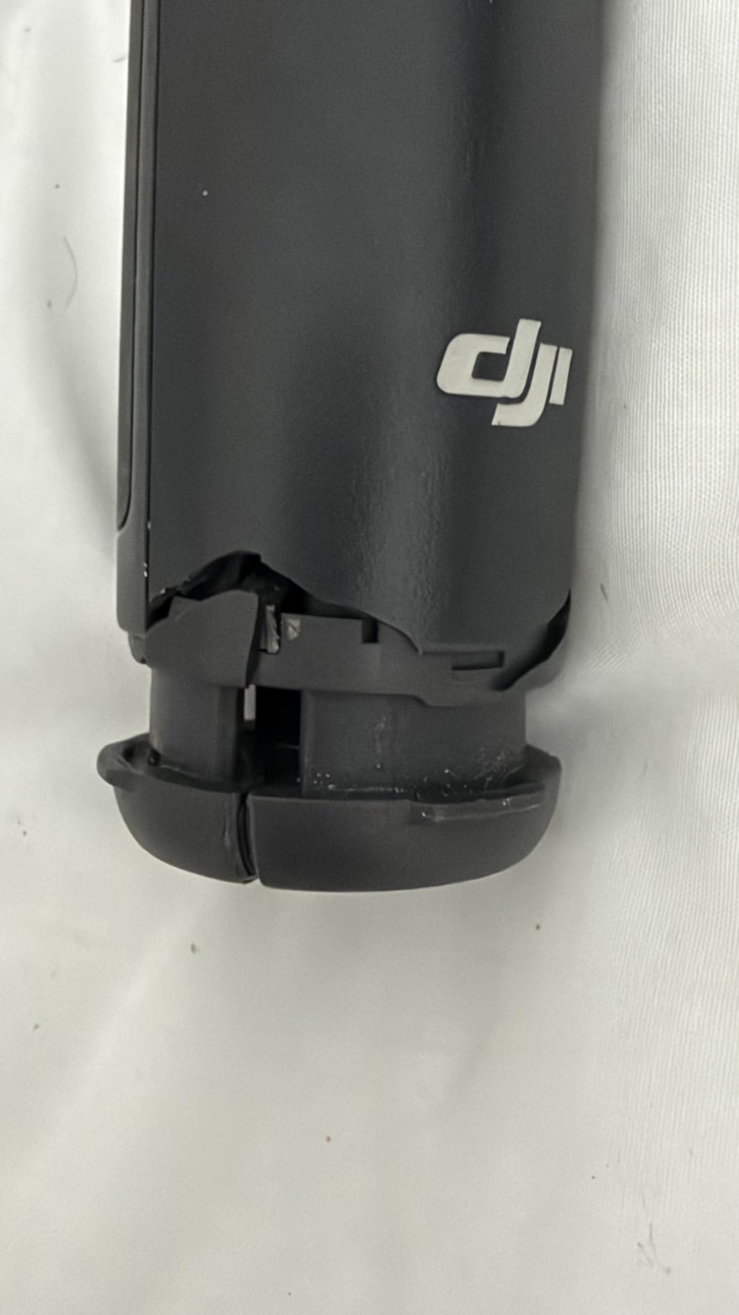 DJI Osmo Mobile 8 Gimbal Stabilizer for Phone, 3-Axis Stabilization | AI Native Tracking with Audio & Lighting, 360° Pan Rotation, Built-in Extension Rod & Tripod, 10h Battery customer photo 1