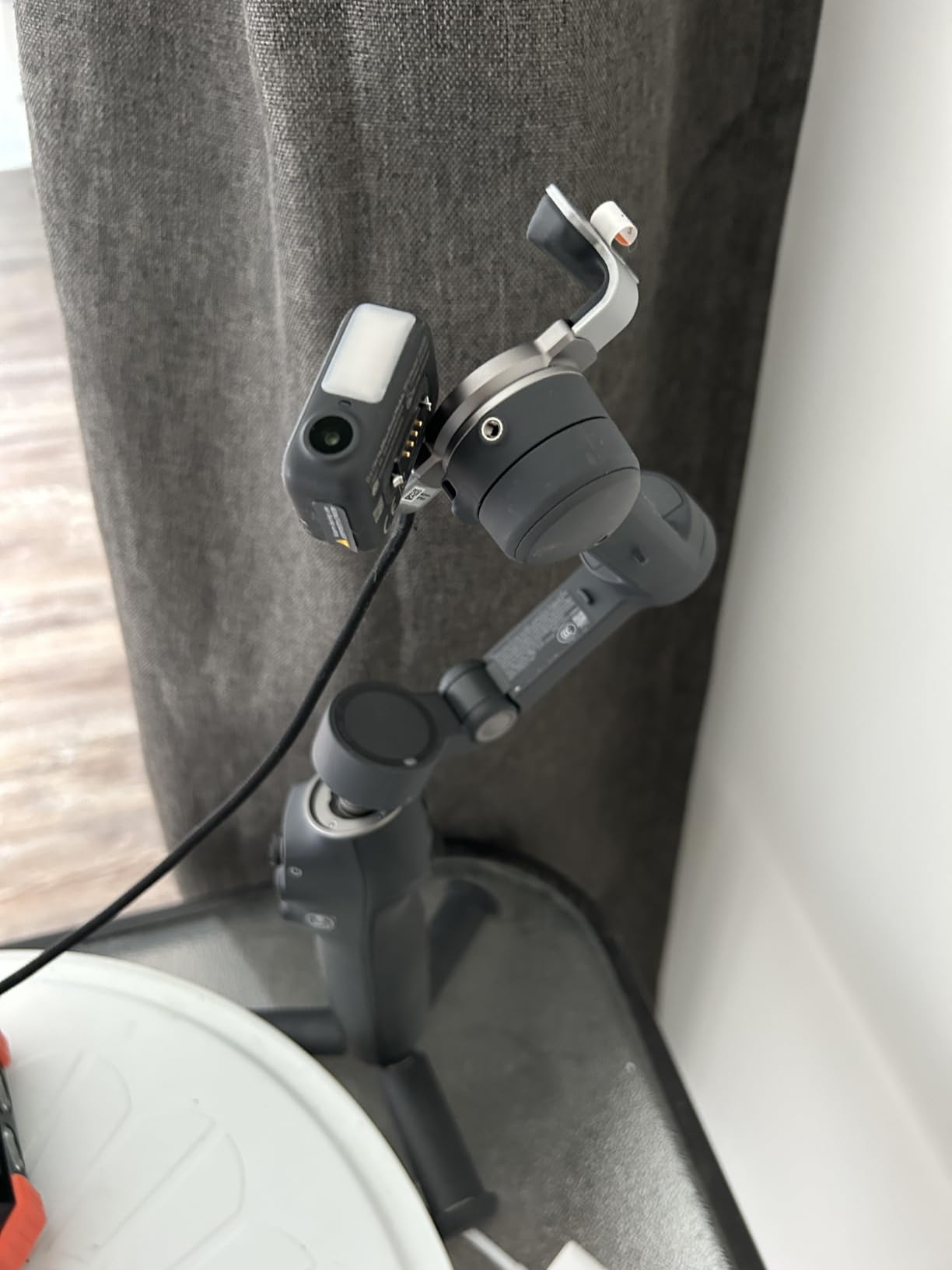 DJI Osmo Mobile 8 Gimbal Stabilizer for Phone, 3-Axis Stabilization | AI Native Tracking with Audio & Lighting, 360° Pan Rotation, Built-in Extension Rod & Tripod, 10h Battery customer photo 2