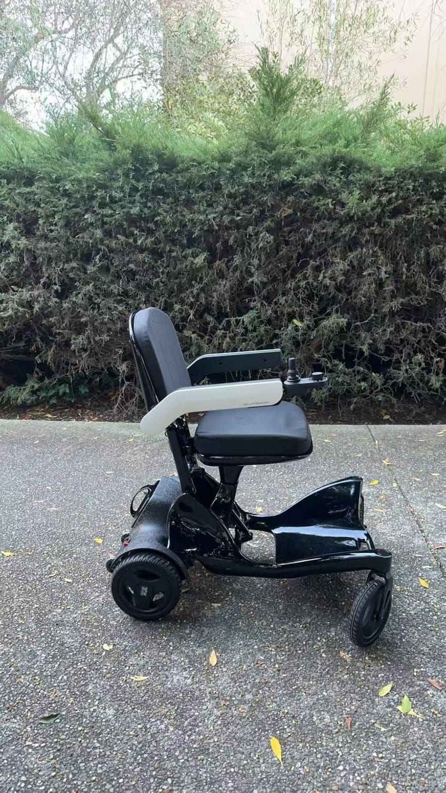 P2 Carbon Fiber Electric Wheelchair for Adults, Anti-Tip, Auto Hold Assist, Compact Dual Power Motorized Wheelchair for Seniors, 43lbs Portable Lightweight, 15 Miles Range, Airline Approved customer photo 1